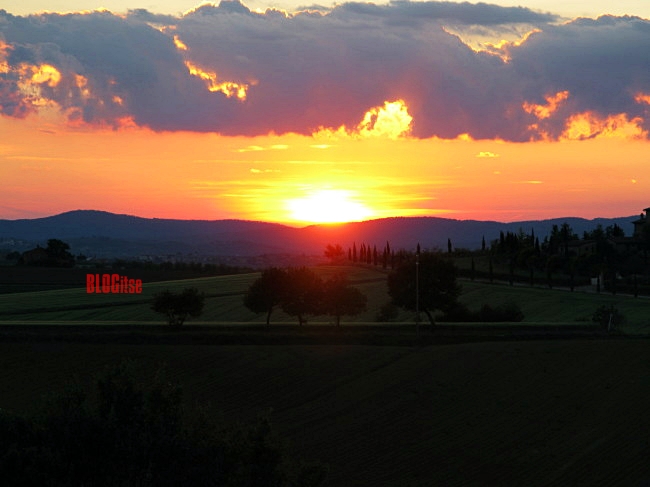 Tuscany sunset by BLOGitse