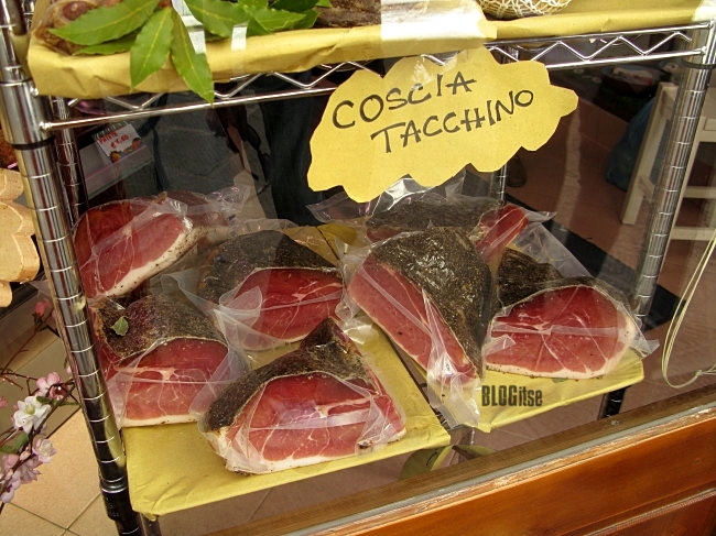 also leg of turkey at butcher's in Monte San Savino, Italy by BLOGitse