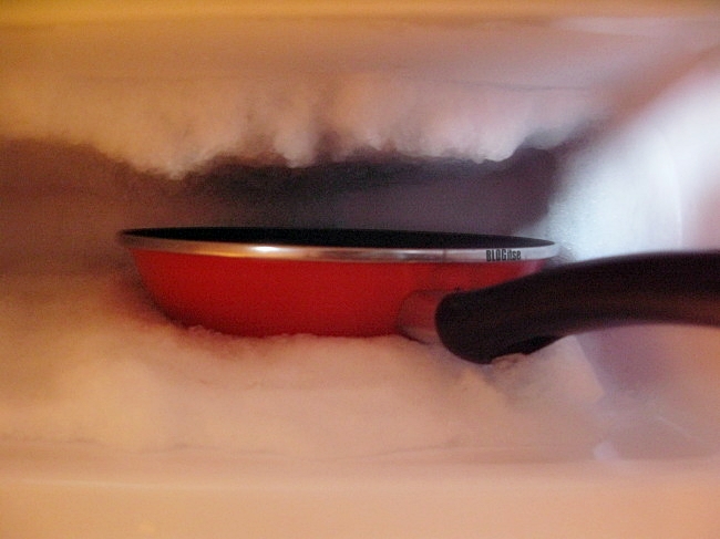 melting freezer with hot water by BLOGitse