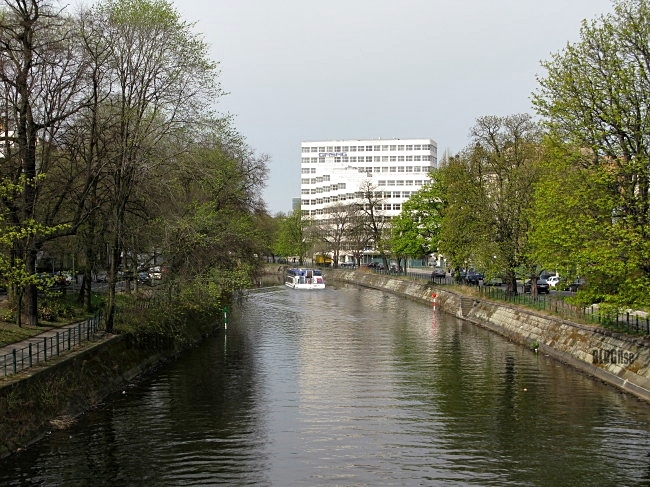 Landwehrkanal, Berlin by BLOGitse