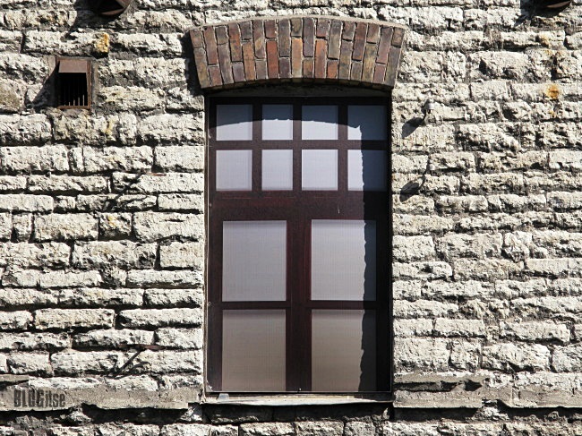 fake windows in Tallinn Estonia by BLOGitse