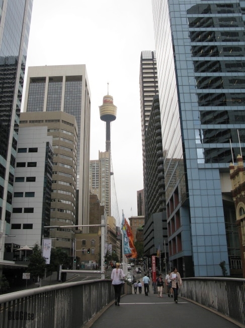 walking to Sydney city center by BLOGitse